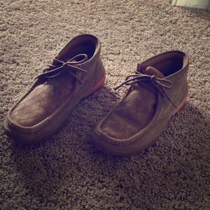 Twisted X driving moc